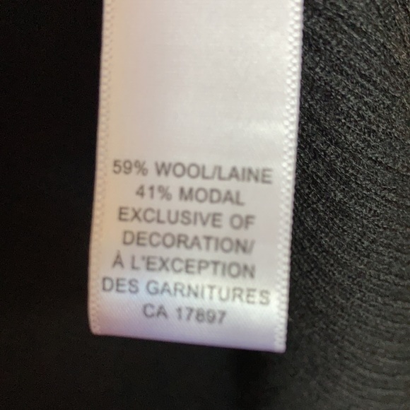 Black ruffle front Banana Republic cardigan size small - Picture 4 of 5